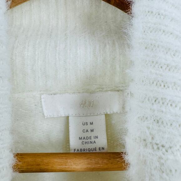 H&M Fuzzy Turtleneck Sweater Cream Soft Cozy Knit Long Sleeve Minimalist Size M - Picture 3 of 5